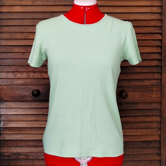 GAP Tops - 🌷 Gap T-Shirt